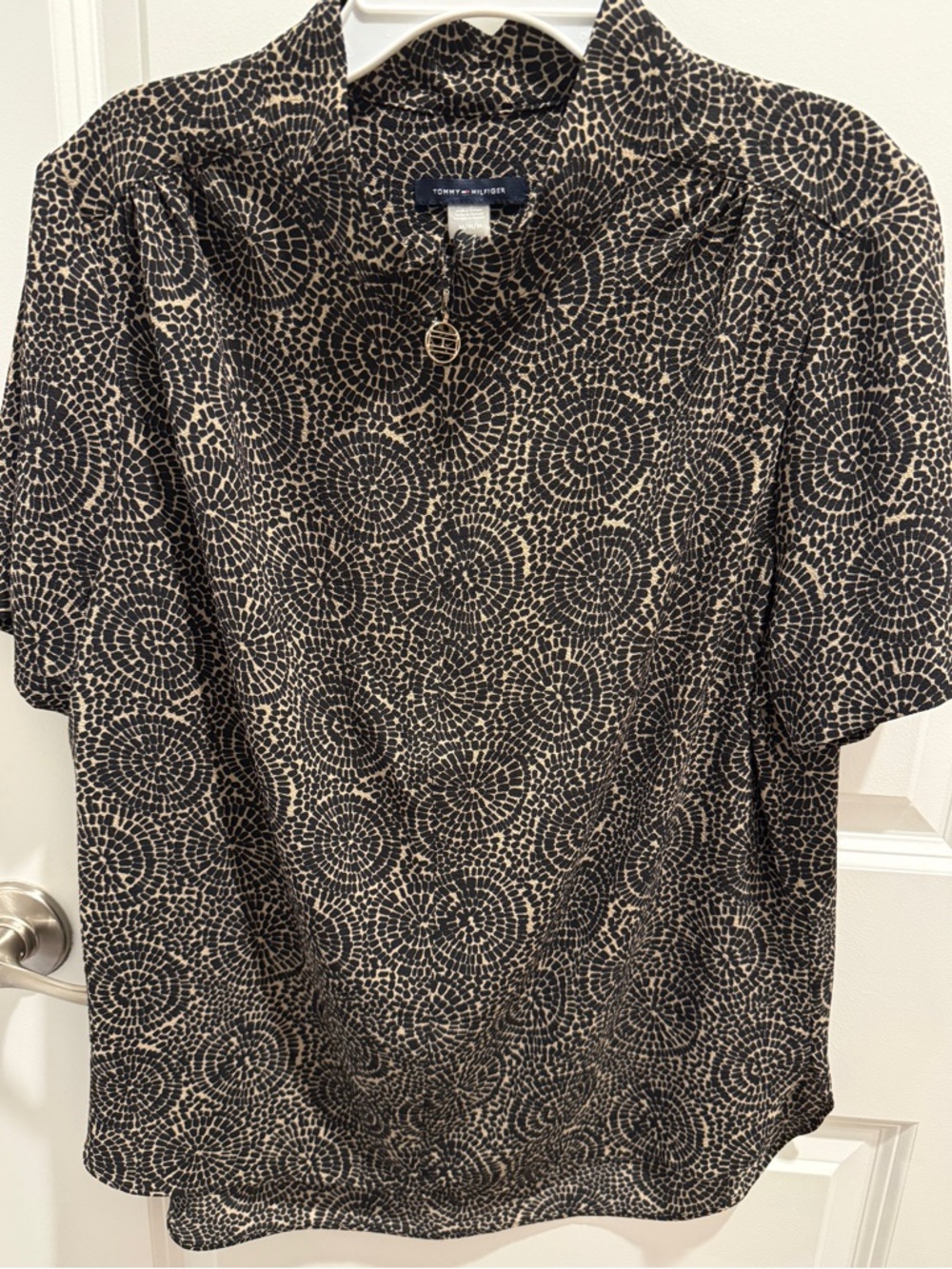 Tommy Hilfiger Black and Cream Circular Print Short Sleeve Blouse Medium